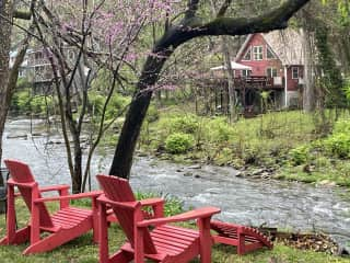 It’s great to sit on the river and watch the birds. Two days ago a bald eagle dove into the river right in front of me and caught a fish. This place is pretty special.