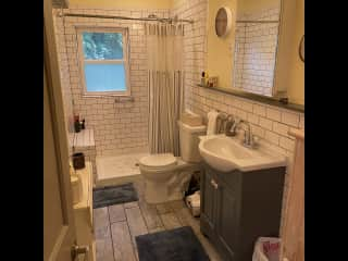 Guest Bathroom off Kitchen (1st floor)