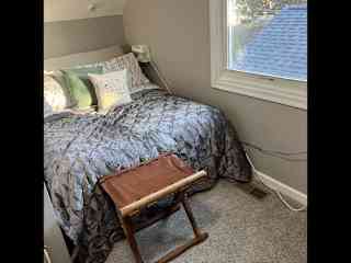 Guest bedroom, double bed.