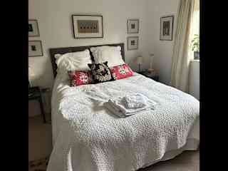 Guest bedroom