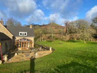 Back garden and kitchen conservatory/ patio