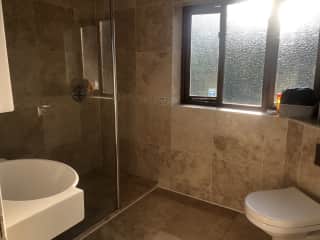 Guest shower room