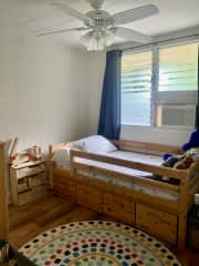 Twin bedroom