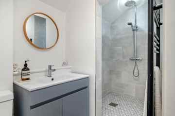 Downstairs shower room & loo