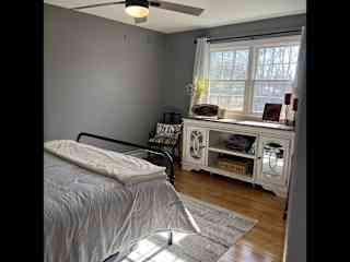 Guest bedroom 2 of 2, queen bed