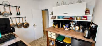 Kitchen (sitter side)