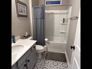 2nd bathroom with tub/shower combo.