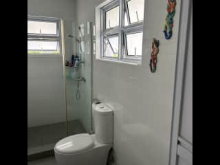 Main bathroom (upstairs)