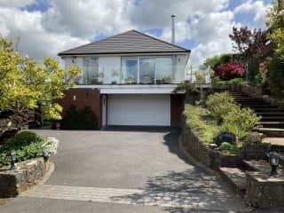 Road view of Bungalow