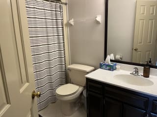 En suite bathroom off main bedroom