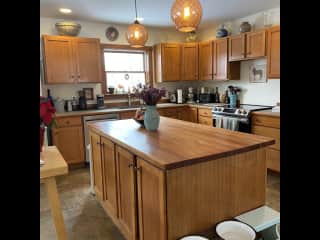 Fully equipped kitchen.