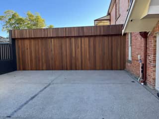 Driveway/Garage