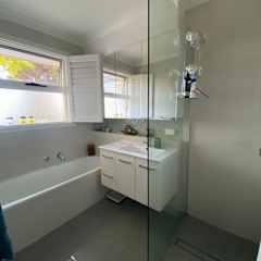 Bath / shower