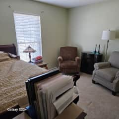 Guest room with Queen bed.