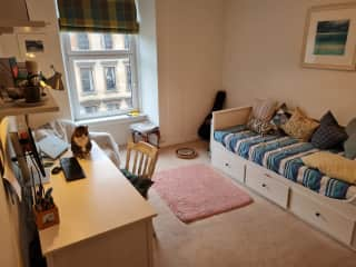 Spare Room (including double bed / Office)