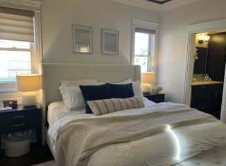 Master bedroom. We prefer you sleep in the guest bedroom