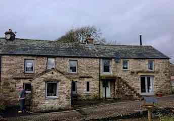Old charming westmorland longhouse with beams and wibly wobly floors