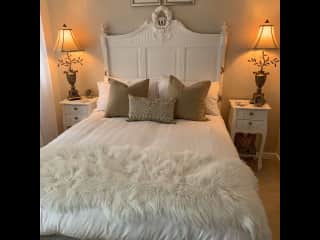 Sitters bedroom