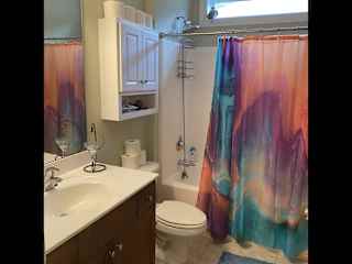 Sitter’s bathroom