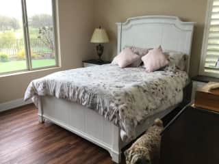Guest bedroom