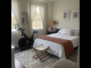 Guest Room with Peloton and Queen bed