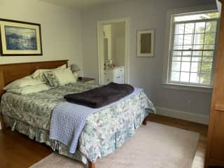 Bedroom with queen bed