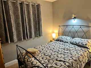 Sitters bedroom
