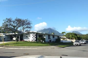 The house with Ko'olau Mountains beyond