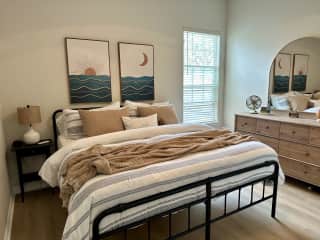 Guest bedroom