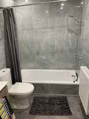 2nd bedroom tub