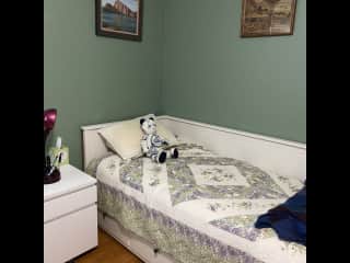 Guest bedroom