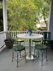 Dining al fresco right off the kitchen.