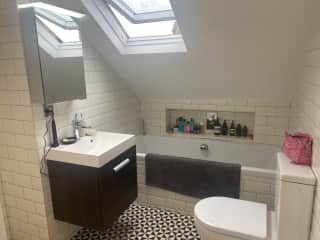 Master En-suite bathroom with separate shower