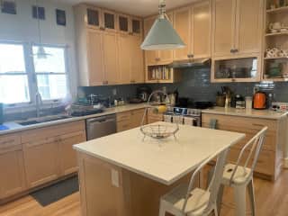 Beautiful kitchen! Just renovated, fully stocked.