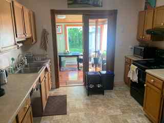 Lovely fully equipped kitchen is all yours