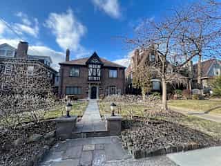 Front yard and driveway where you can park