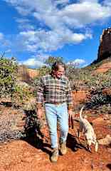 Luna loves the outback of Sedona (AZ)