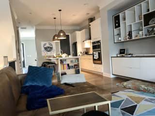 Open floor plan of the living area and kitchen