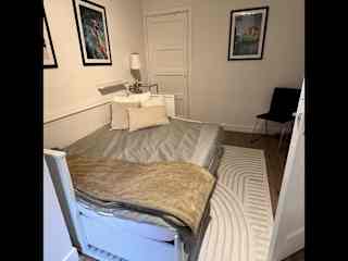 Second bedroom with bed extended