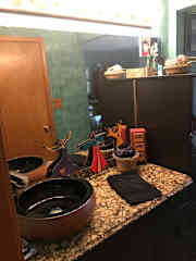 Masterbedroom bathroom.