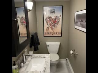 Powder room adjacent to guestroom