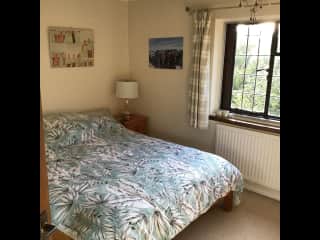 Guest double room overlooking back garden