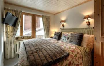 Bedroom - will be without furry blanket and pillows