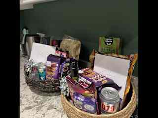 Welcome hamper with goooodies!