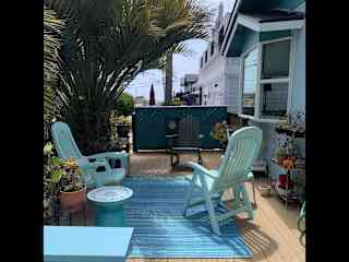 Front deck