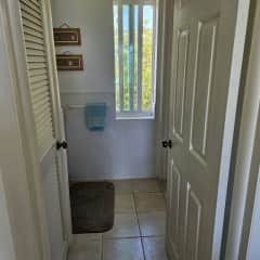 Guest bathroom entrance: sink (separated from toilet and shower)