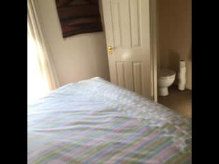 Guest bedroom with en suite loo/ washbasin