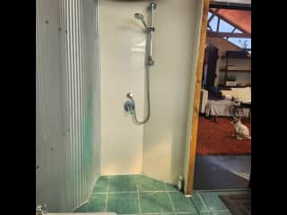 Shower can sea out to sea