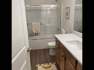 Second full bath on the upper level.