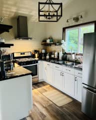 Small but organized open-concept kitchen